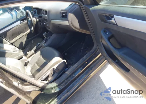 2014 Volkswagen Jetta 1.8T Se z USA, uszkodzony, nr VIN 3VWD07AJ8EM382717